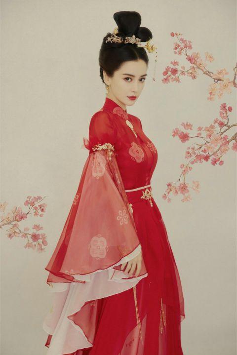 angelababy穿古风红衣头戴金簪 嫣然一笑温婉动人_长江云 - 湖北网络