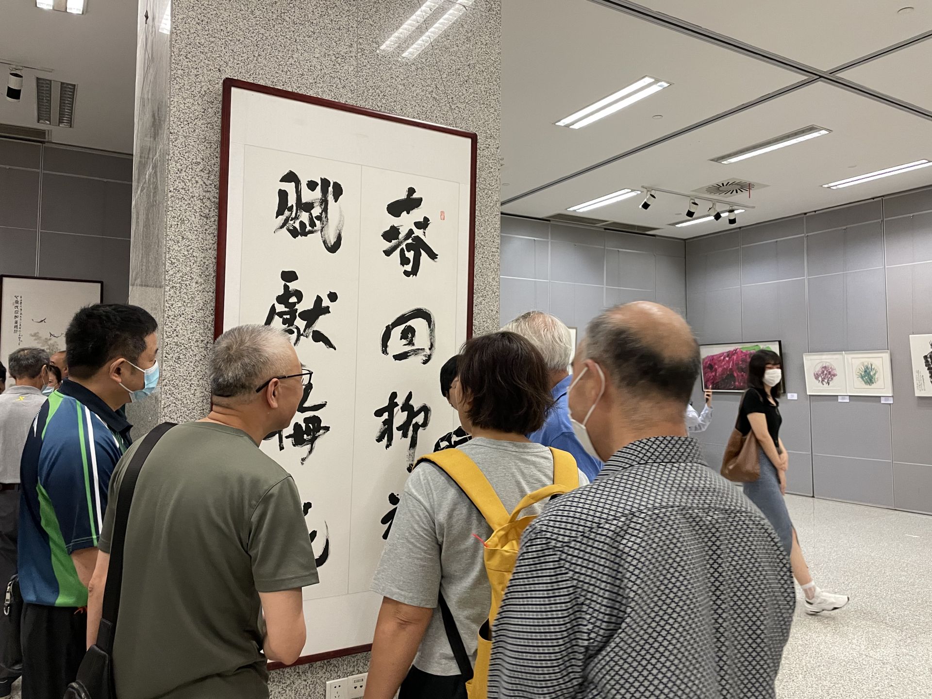 庆祝建党100周年省政府参事馆员书画作品展在省图书馆开展