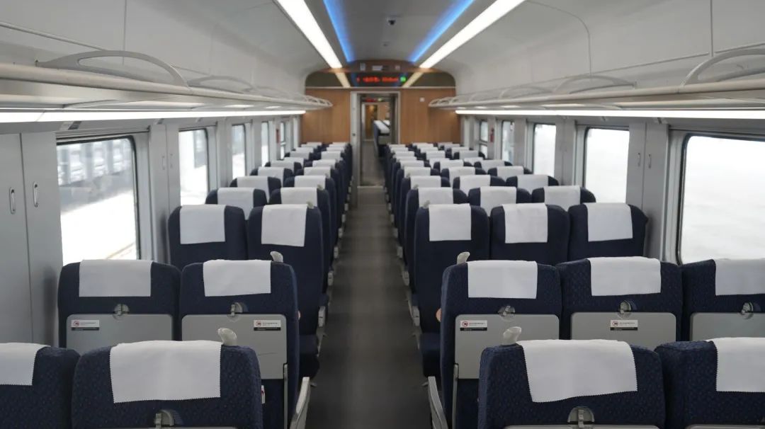 这里首次开行复兴号"绿巨人"