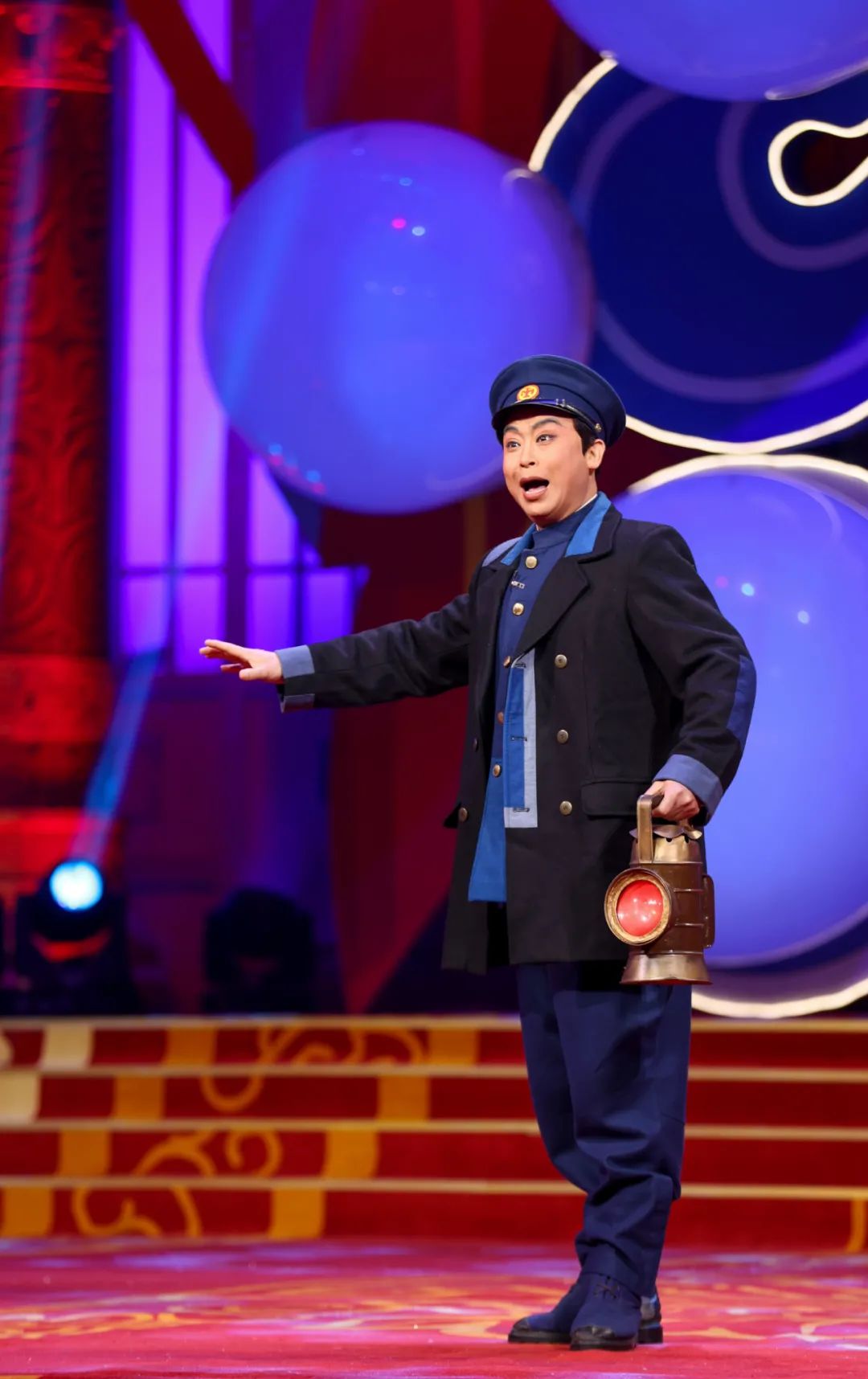 在还没学习京剧前因为自己从小就是看着《红灯记》长大的王小蝉格外珍