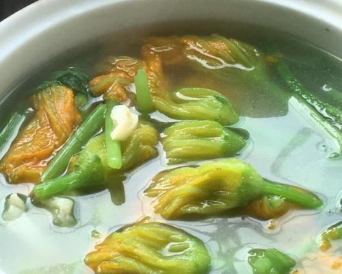 夏季清热解毒来碗鸡蛋南瓜花汤