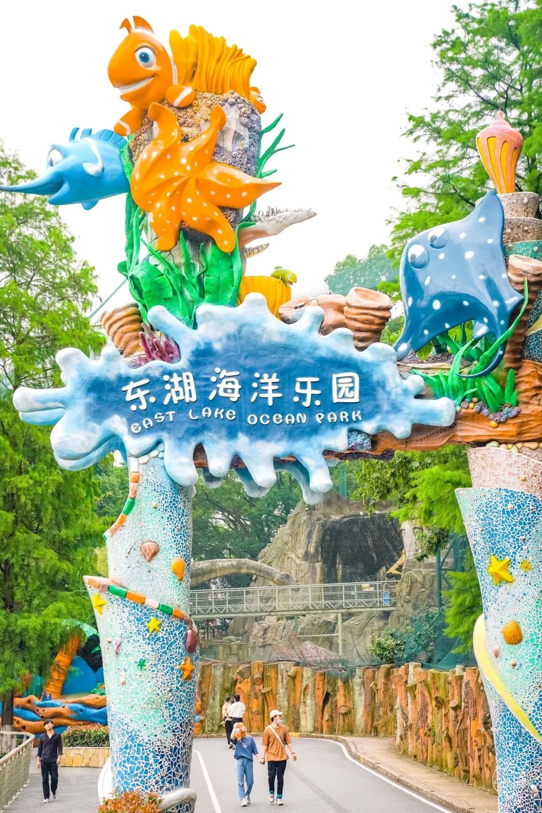 东湖海洋乐园特别推出了「持准考证购买优待票」的活动,东湖海洋世界