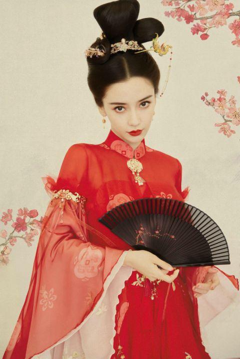 angelababy穿古风红衣头戴金簪 嫣然一笑温婉动人_长江云 - 湖北网络