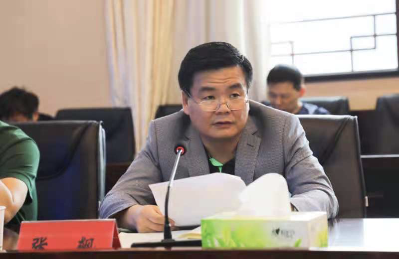 张飙传达了全国普通高校毕业生就业创业指导委员会成立大会的会议精神