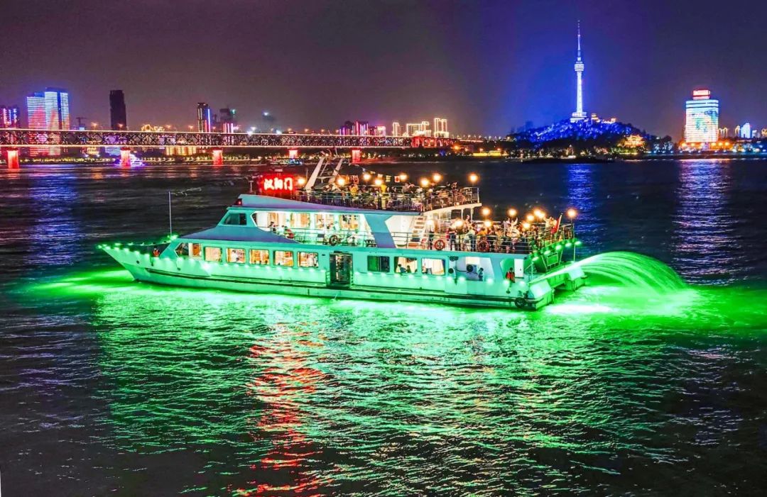 武汉跻身全国十大"夜游之都",来汉亲子游平均停留5.28天