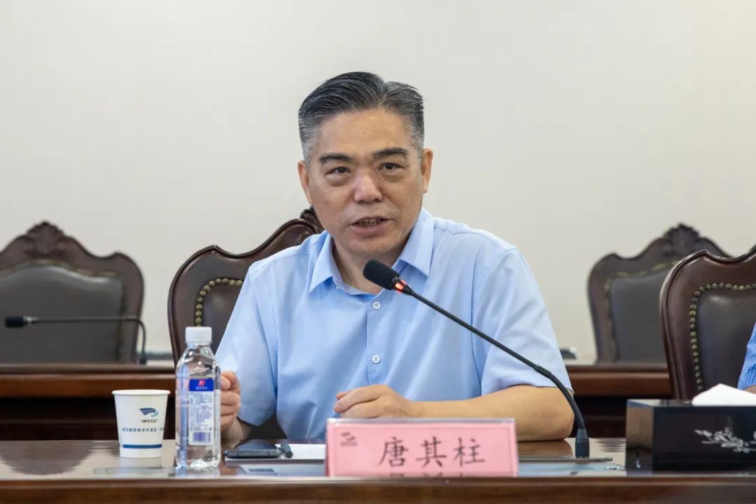 唐其柱表示,"新两院"将以武汉大学重离子项目为依托,建设集教学,科研