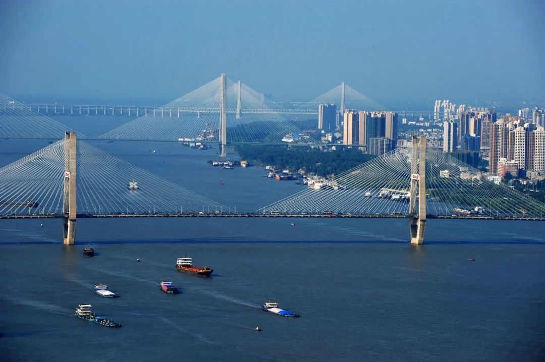 通道,白沙洲公铁大桥,堤角过江通道等过长江通道工程,建设江汉八桥