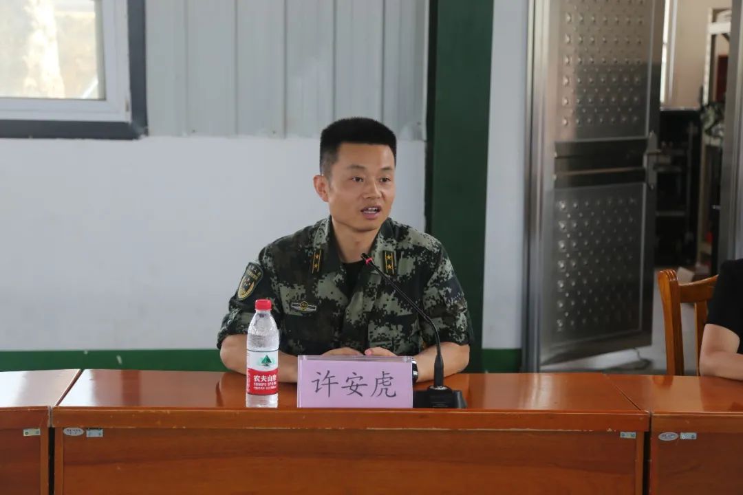 恩施州博物馆副馆长陈利平,武警恩施支队勤务保障大队政治教导员许安