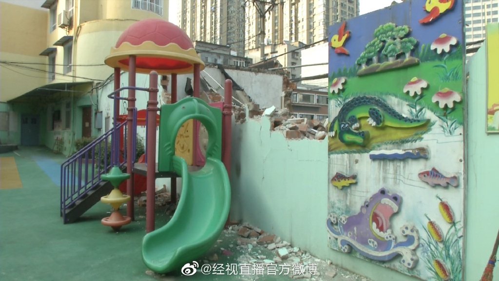 临近开学幼儿园因拆迁通知停学300多名幼儿上学无着落