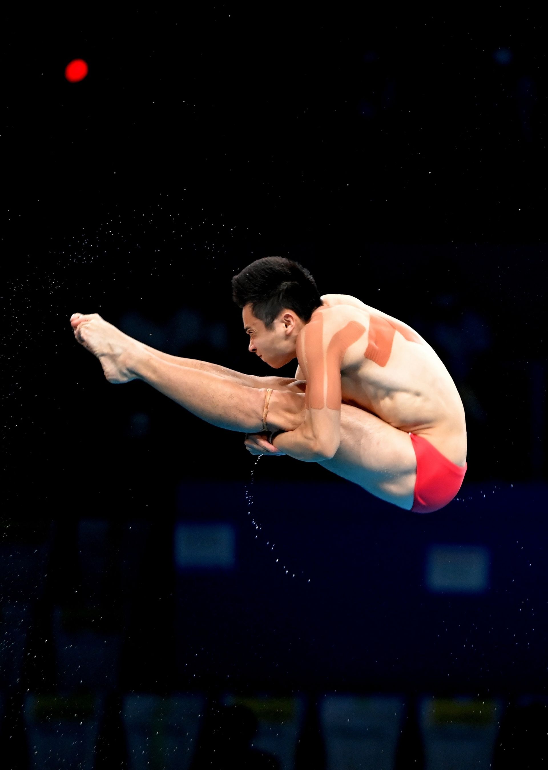 第38金曹缘杨健包揽跳水男子10米台金银牌中国跳水梦之队完美收官