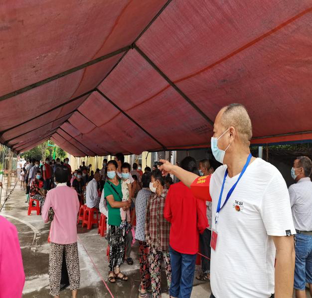 服务的志愿者,在此次核酸检测工作中,涌现出了像跃进村好媳妇胡道琴