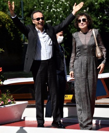 罗伯托贝尼尼携妻亮相威尼斯获终身成就金狮奖