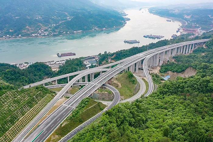 今天零时,湖北这两条高速公路同时通车!