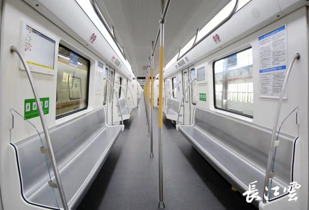 武汉地铁3号线上新车了行车间隔缩短至4分钟