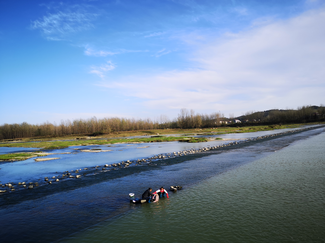 极美湖北每日一景丨襄阳谷城县南河蓝天白云绿水青山