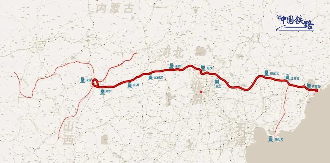 大秦铁路这就是被誉为中国重载第一路的穿越燕山山脉,直抵渤海之滨西