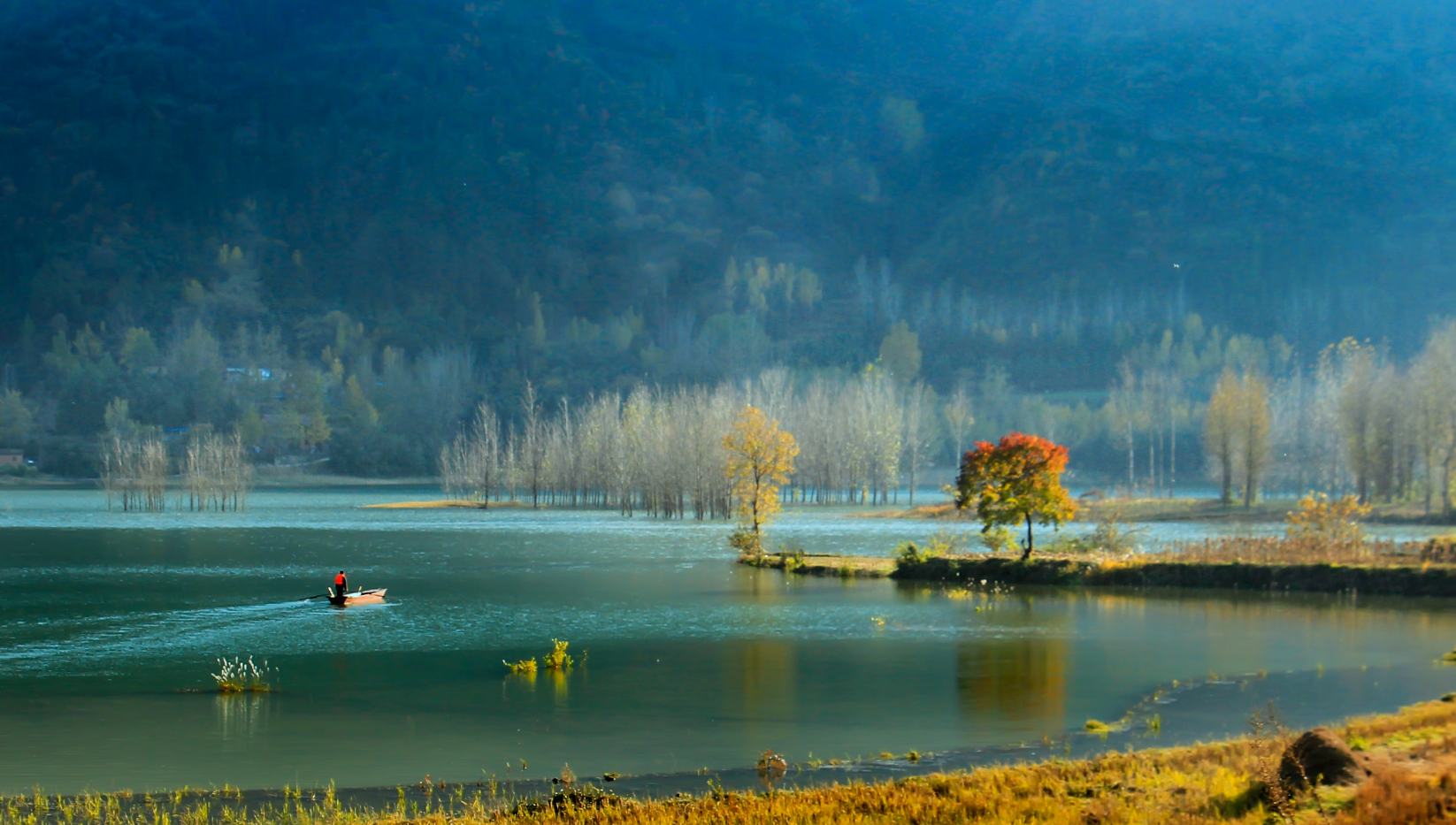 沿220县道驱车约60分钟便来到有"水上江南"美称的湖北省南漳县李庙镇