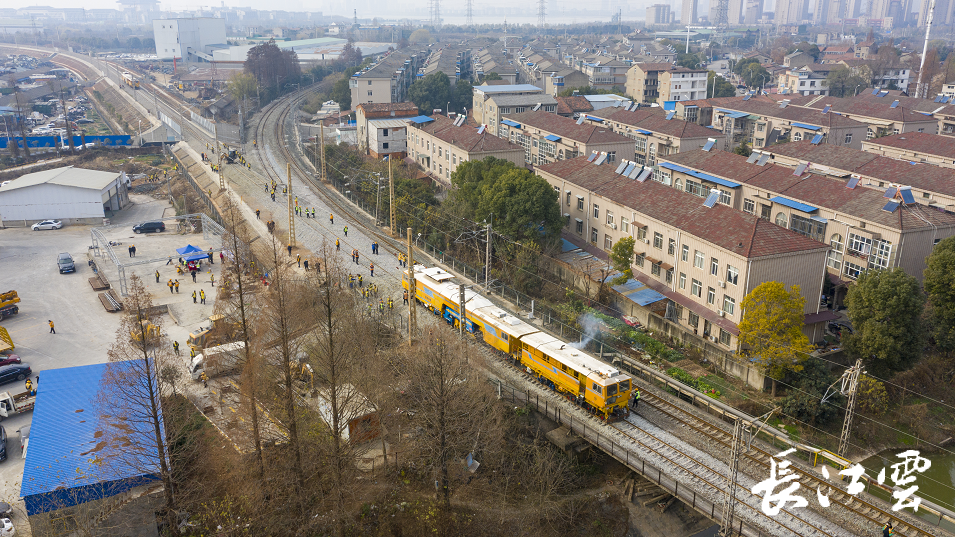 跑出京广线货运加速度武汉新建南湖至大花岭下行联络线顺利开通
