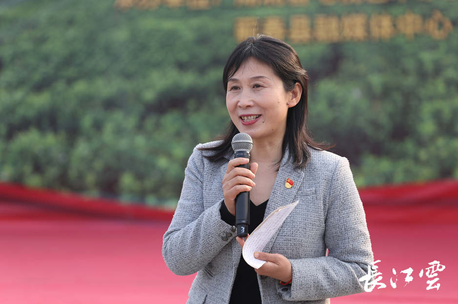 湖北广电村村讲村村响携手红色文艺轻骑兵推动十九届