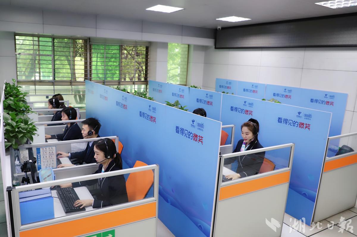 湖北电信适老化服务助力年长客户跨越数字鸿沟