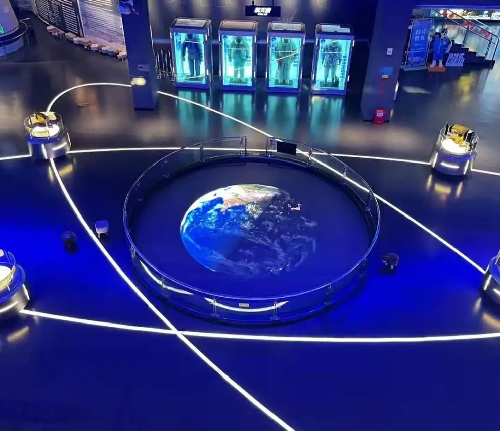作为湖北省首个沉浸式航天科普研学基地——九号宇宙航天探索中心也是