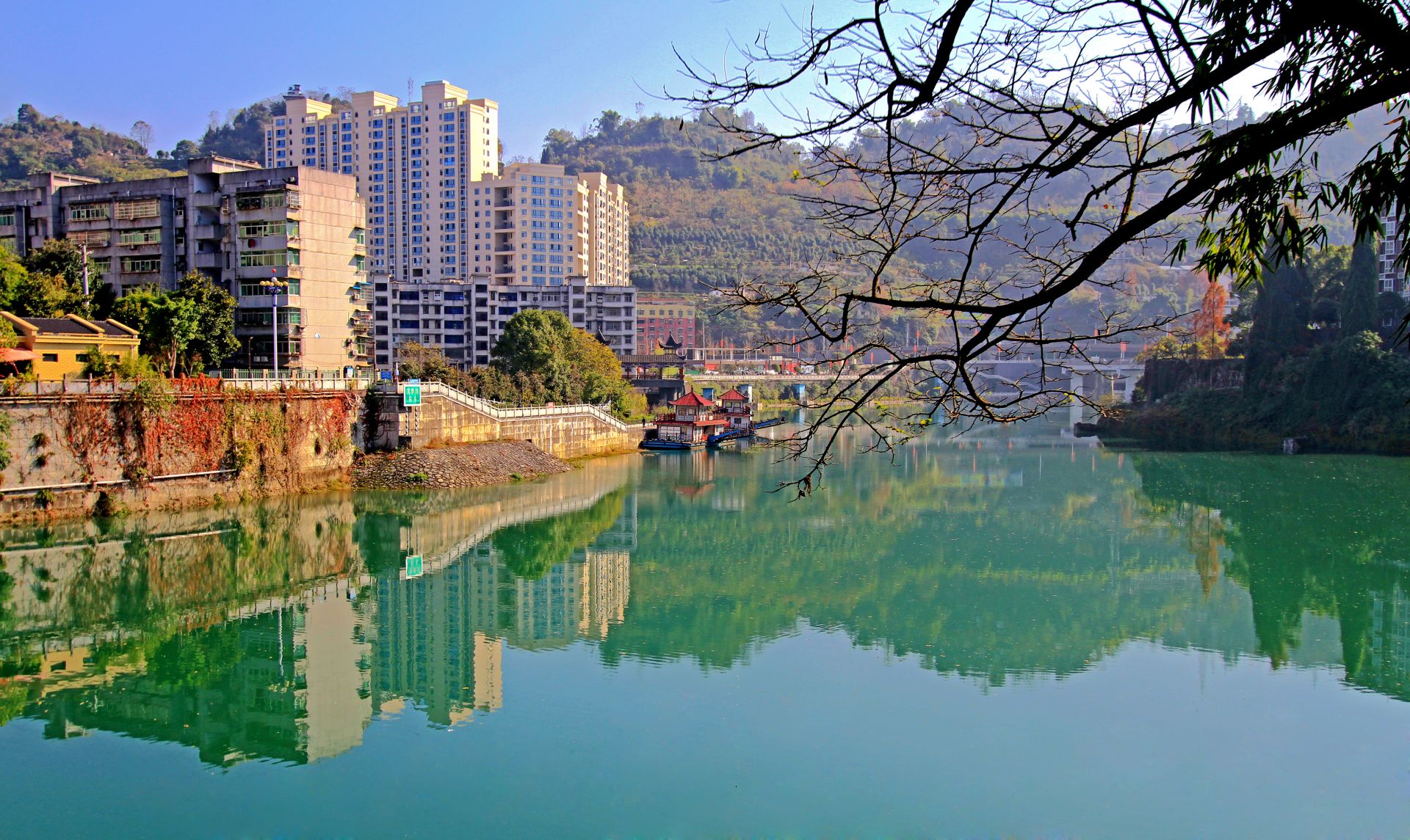 极美湖北每日一景丨湖北恩施城水相融美如画