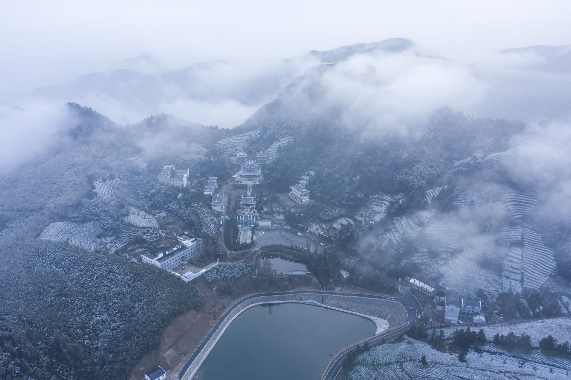 天台山天湖风景区图片