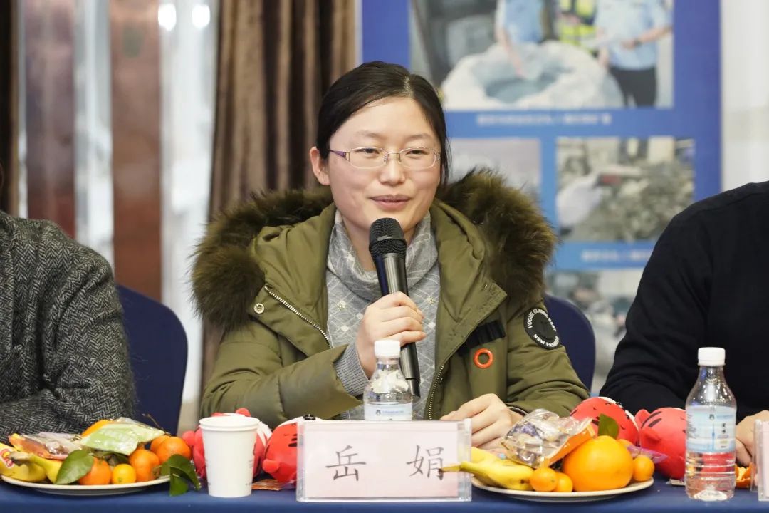 武汉海关缉私局迎新春家属座谈会