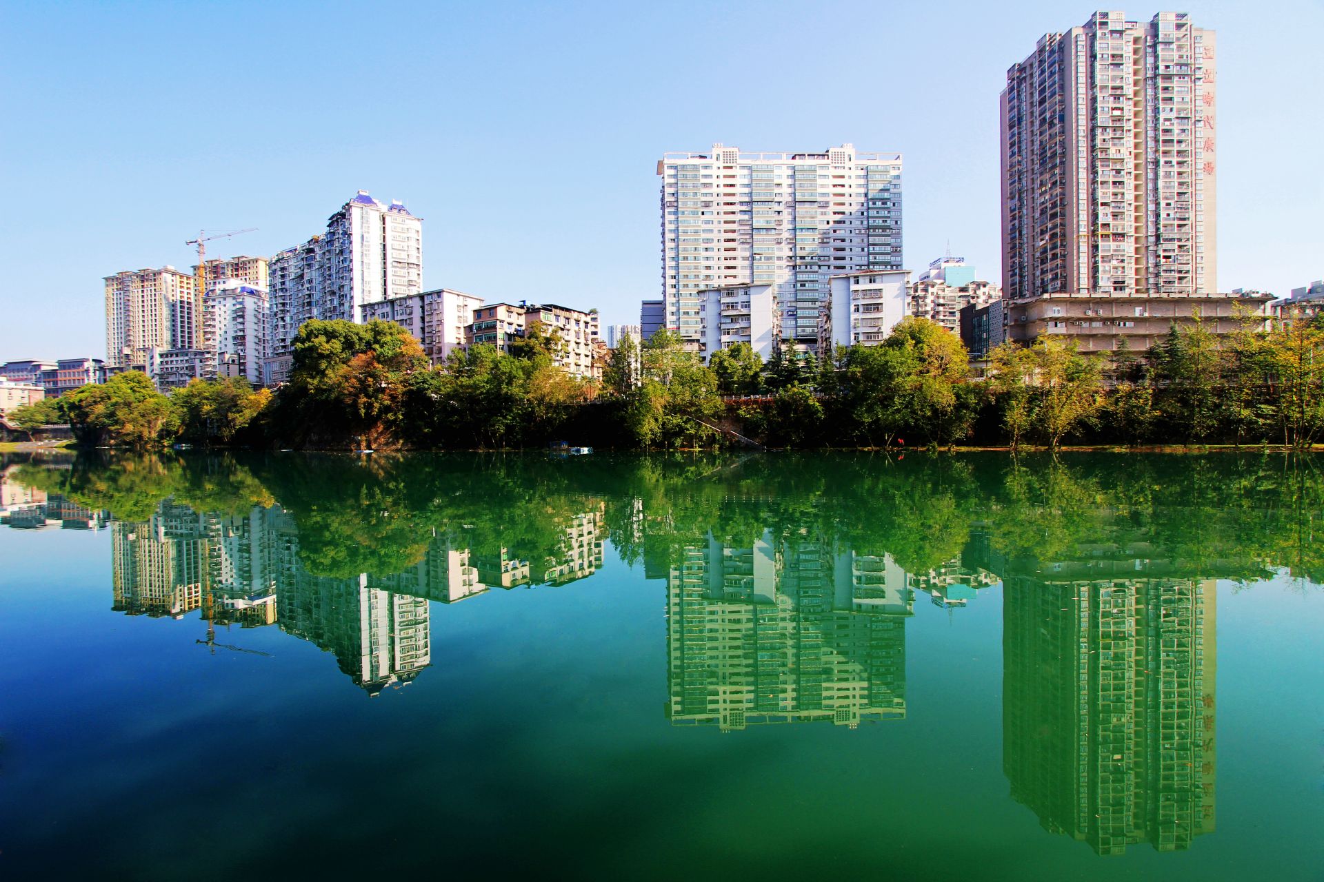 极美湖北每日一景丨湖北恩施城水相融美如画