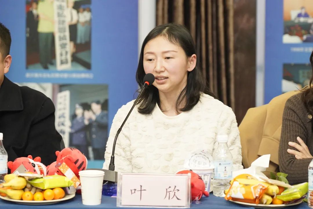 武汉海关缉私局迎新春家属座谈会