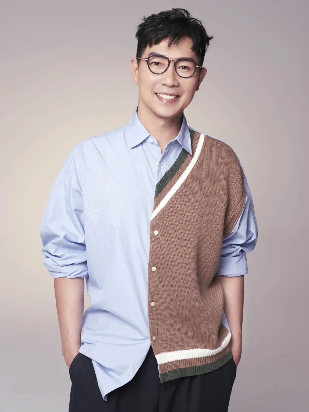 每天都能听到他的歌声这位电台暖男歌手50岁了