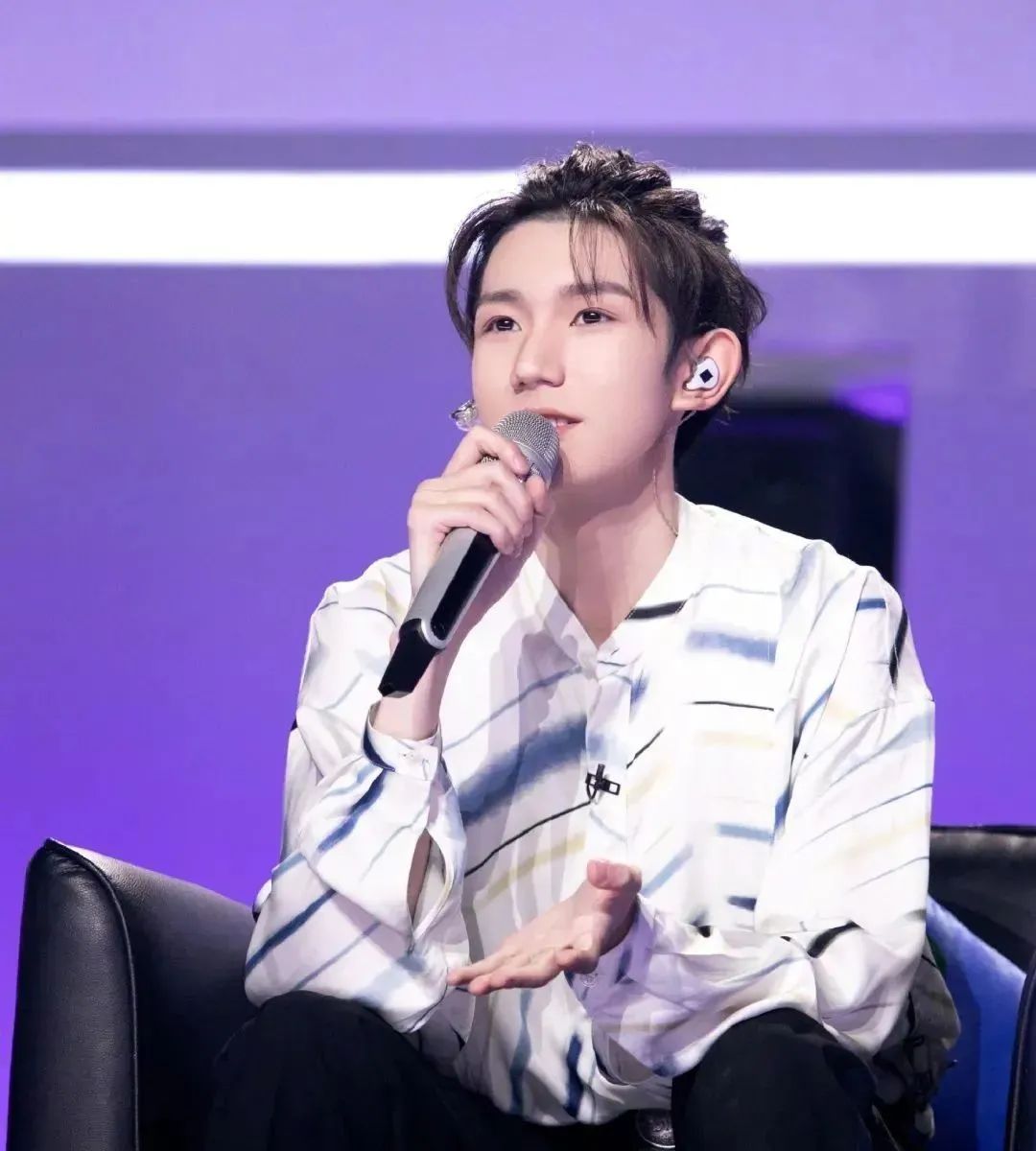 在2021年,王源既有从多种音乐风格的尝试到音乐制作人的进阶,也不断地