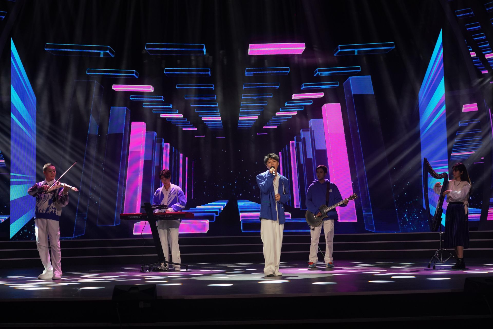 共享芬芳共铸美好2022年残健融合春节文艺晚会大年初五晚浓情献映