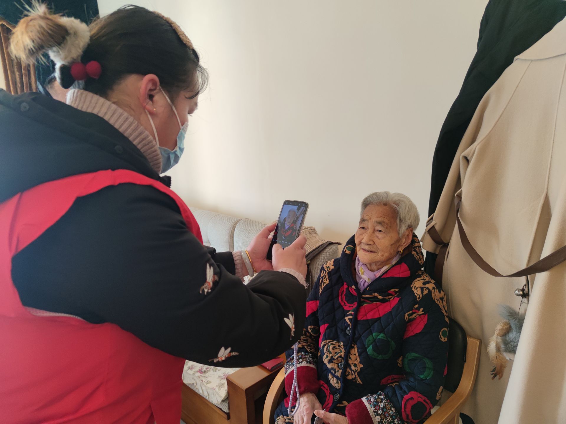 邻里守望相助志愿服务暖心