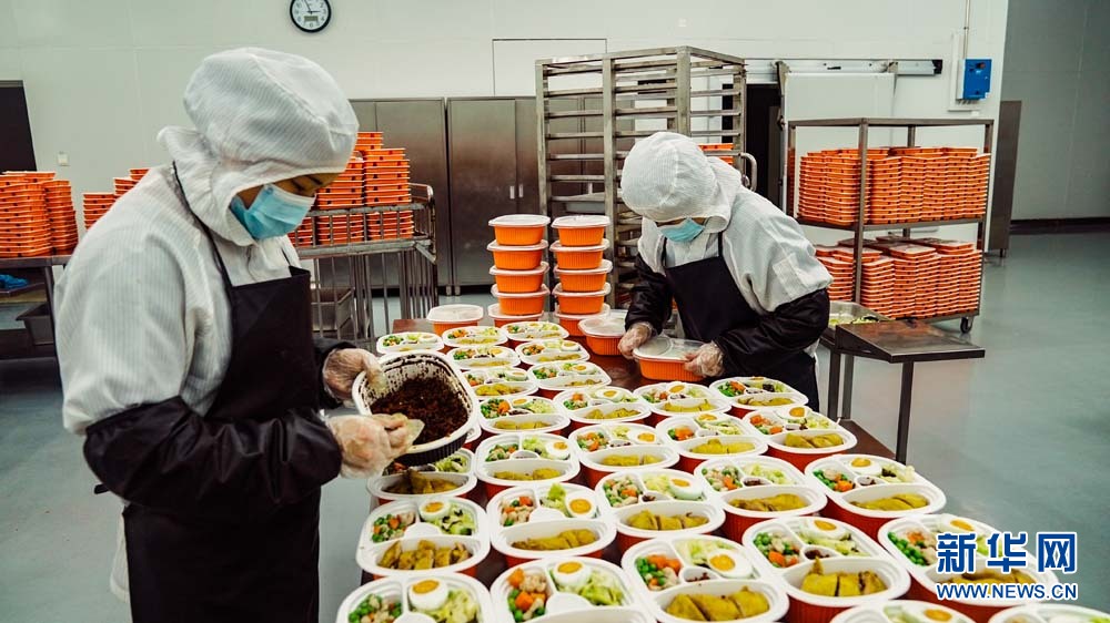 高铁餐食从哪里来?带你探一探武汉动车组后厨_长江云 - 湖北网络广播