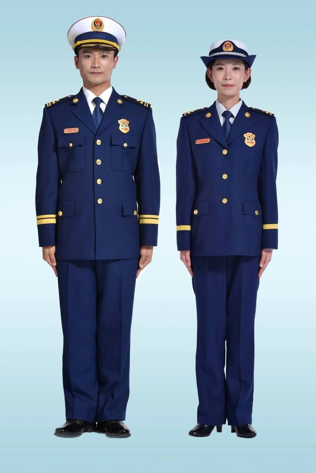 夏常服《干部证》如下图所示↓↓↓当你对消防工作人员身份有怀疑时要