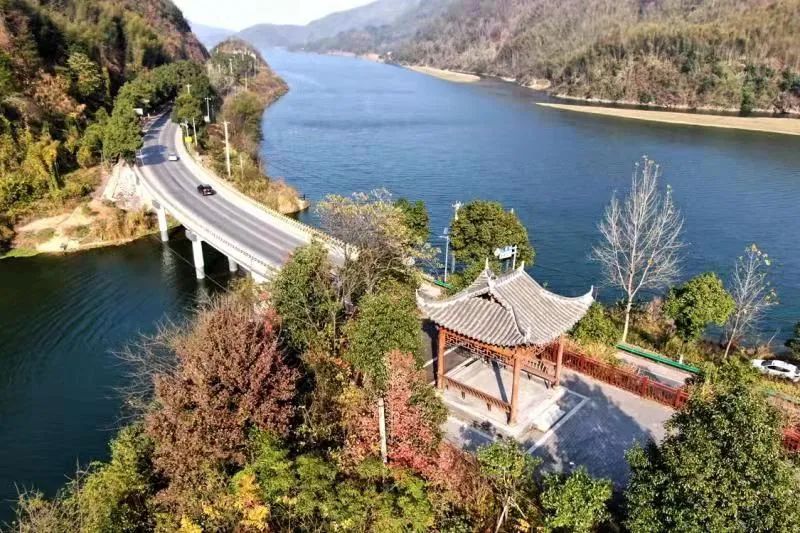 世外桃源崇阳港天然氧吧桃红村