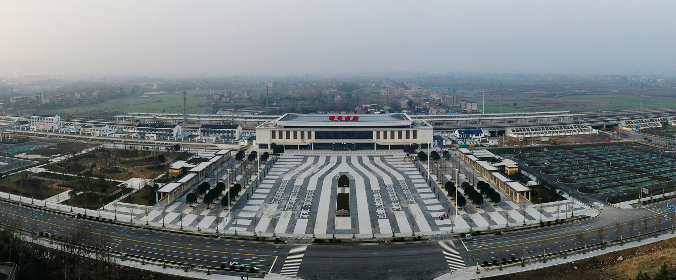 蕲春南站总面积10000m,黄黄高铁在蕲春境内全长30