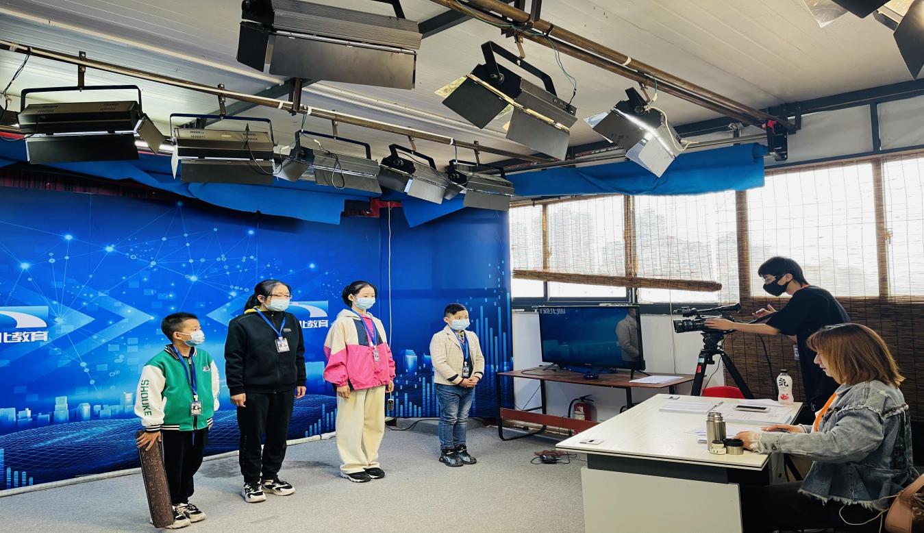 邀约影片,来自武汉的多名在校生将会在湖北广播电视台演播厅进行选拔