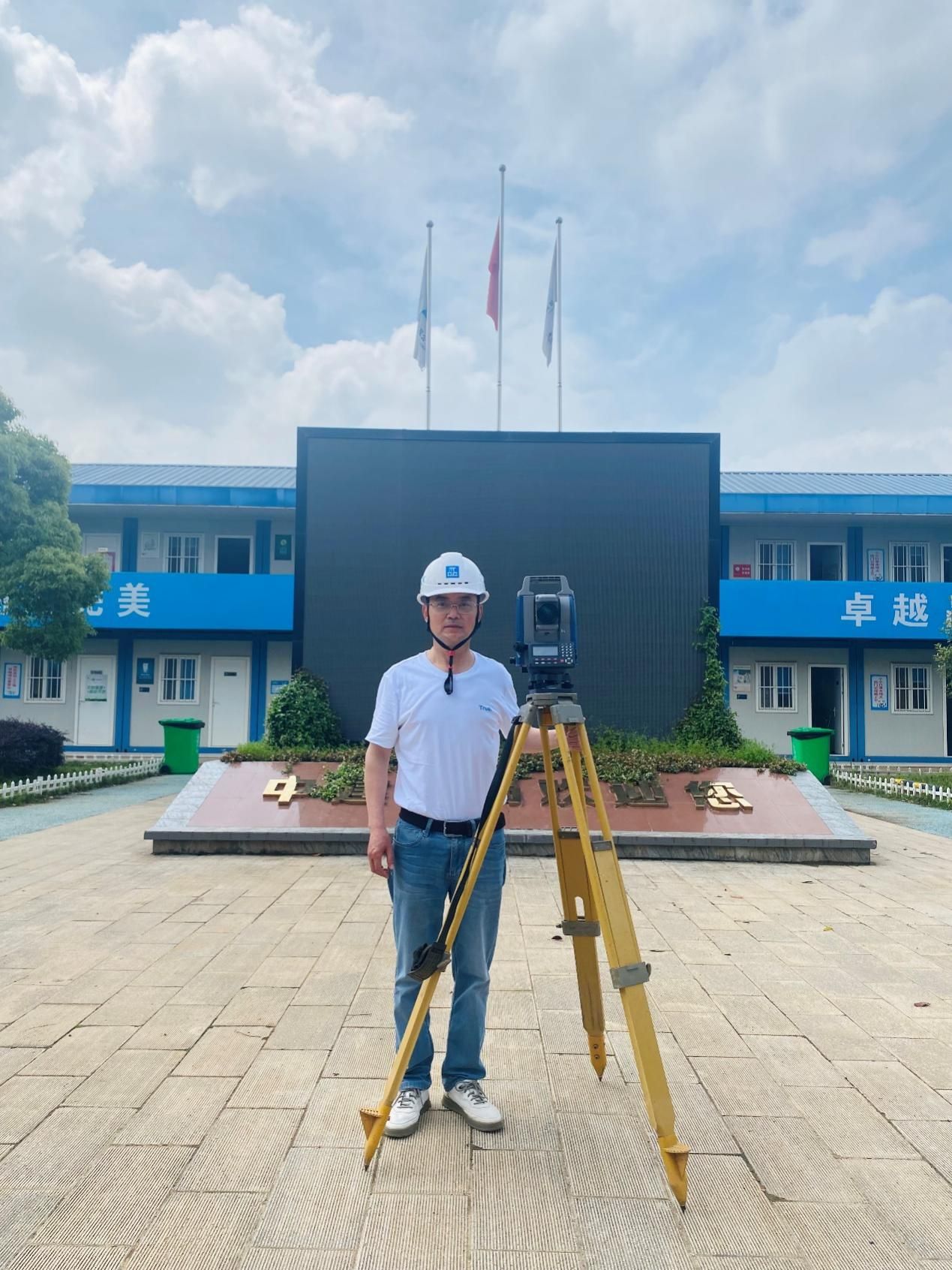 中建三局光谷地下空间项目测量员杨建脚踏大地目看经纬22年工程测量无