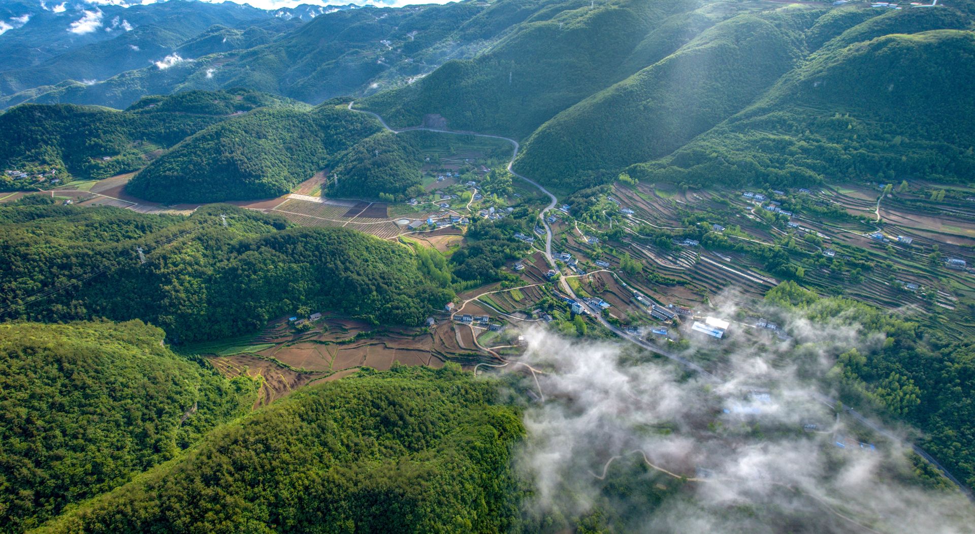 宜昌夷陵:无人机航拍大美分乡 乡村生态风光醉人