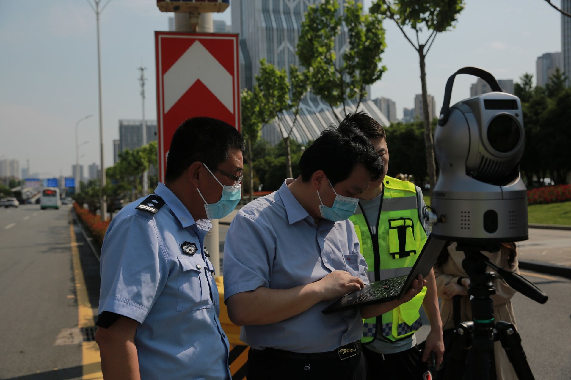 江岸交警依托查缉布控系统精准打击重点交通违法行为