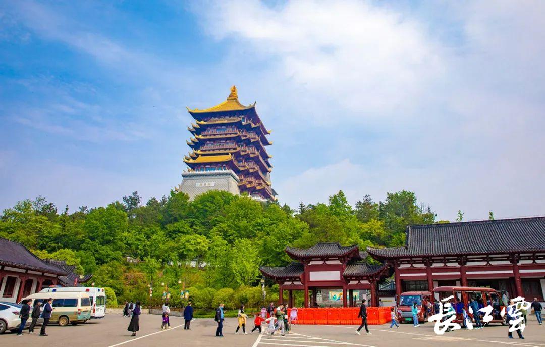 黄石东方山东昌阁试营业首日迎来开门红