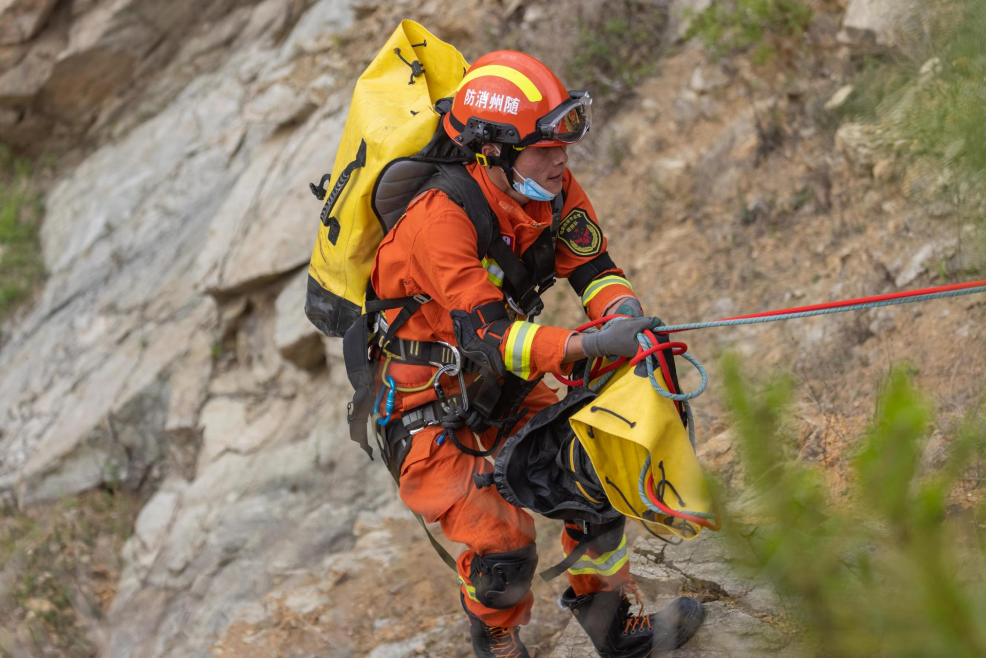 汉十联动2022湖北消防尖兵重装集结抢战地震救援黄金72小时