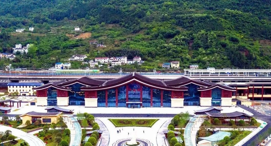 湖北这条高铁开通在即,5座新建高铁站亮相!_云上通山