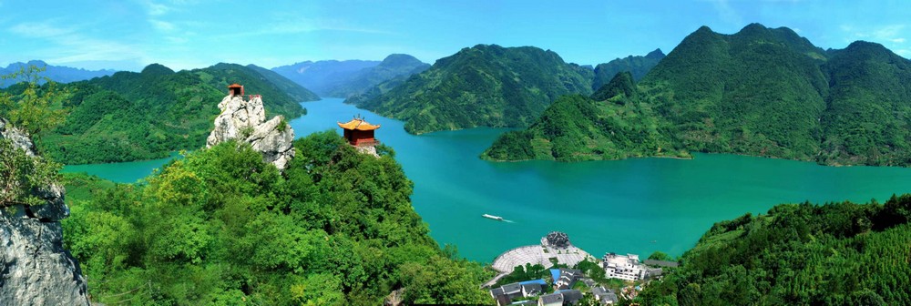 【楚天评】东湖音评:大v荆楚行至长阳,山水清晖憺忘归_长江云 - 湖北