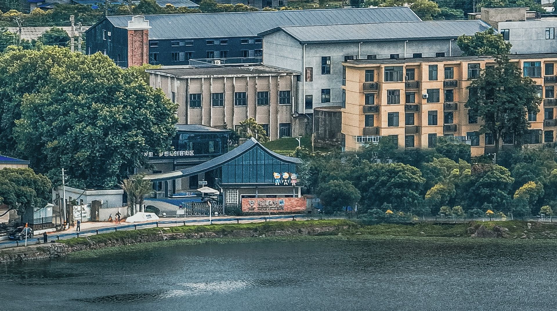 新地标饵料厂变身现代数字创意综合园区华农里梦想岛直播产业园正式