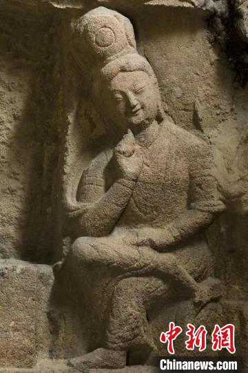 封闭70天后云冈石窟弥勒三尊洞对外开放