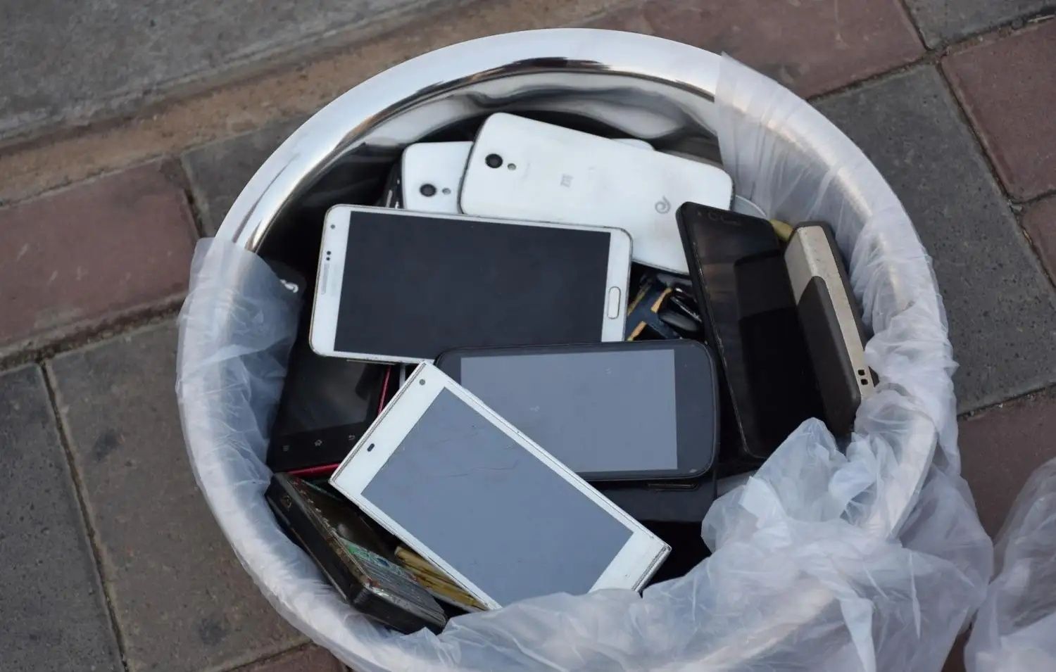 宁愿闲置也不卖须解决好电子产品回收隐私安全