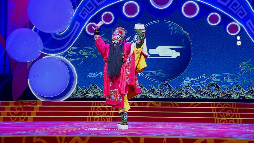 戏码头唱念做打演绎无穷想象神鬼传奇诉说人间至善至美